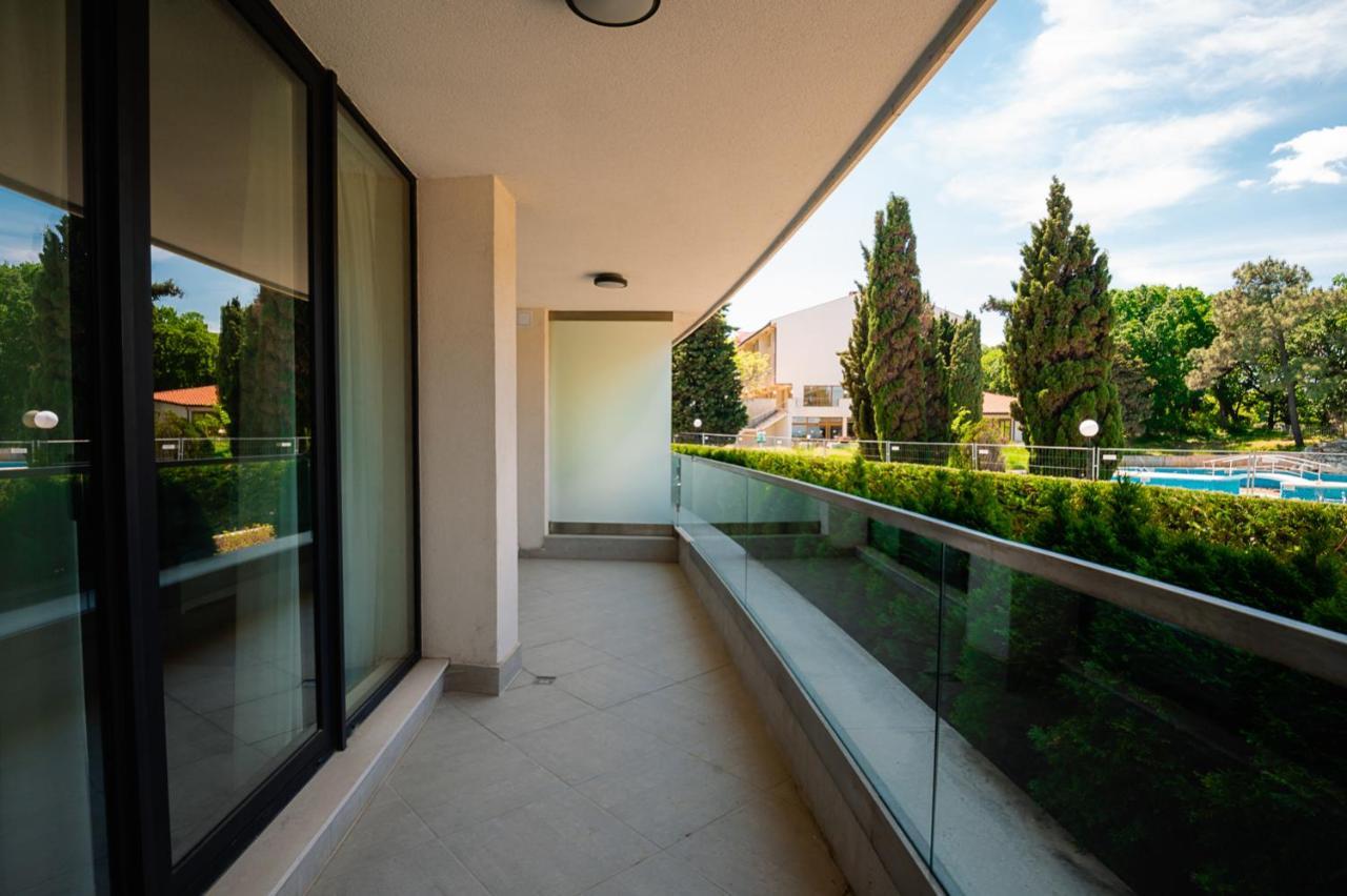 Stylish 1-Bd Apartment In St Constantine And Helena By Flat Mаnager Saints Constantine and Helena Exterior foto