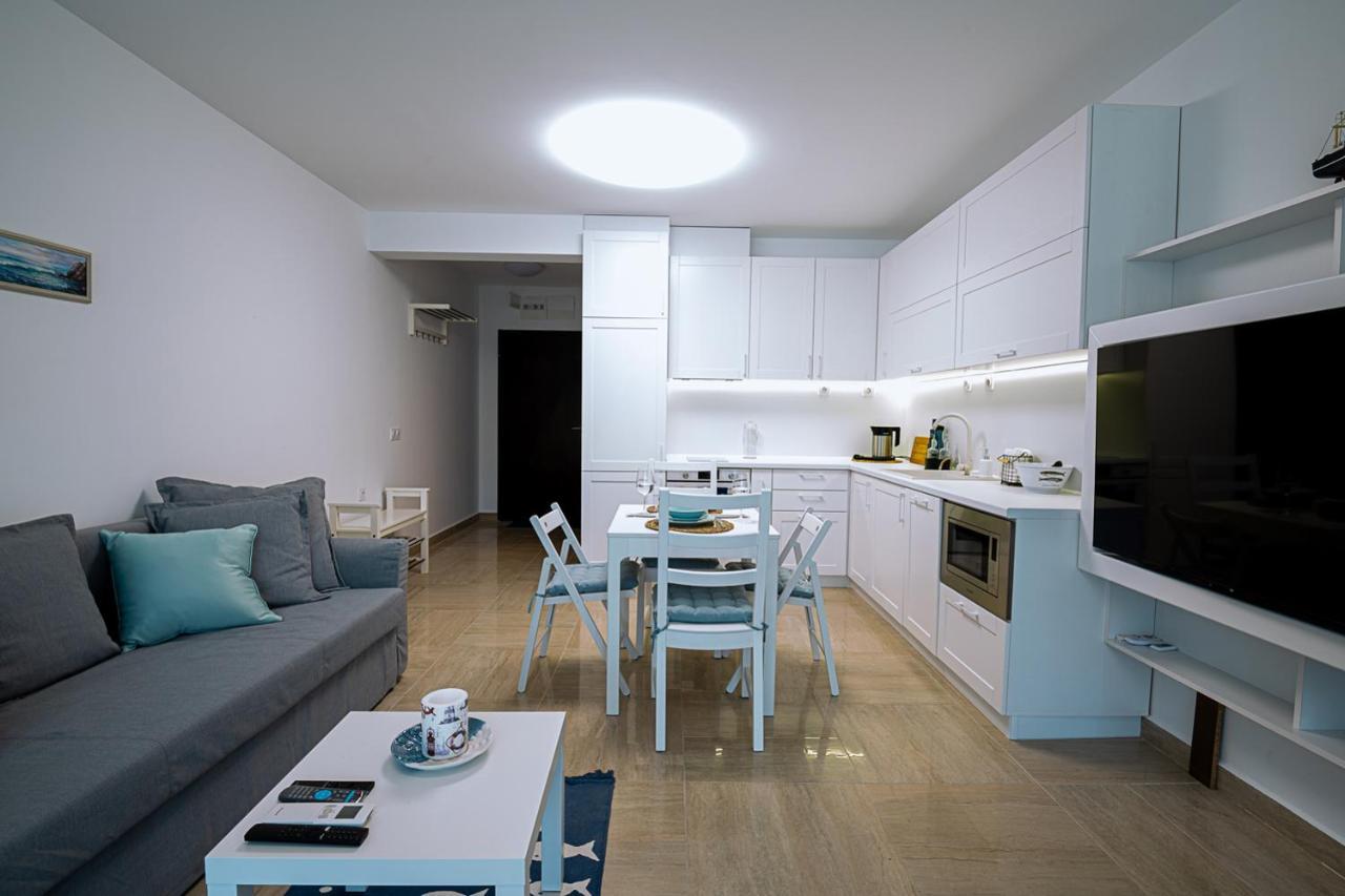 Stylish 1-Bd Apartment In St Constantine And Helena By Flat Mаnager Saints Constantine and Helena Exterior foto
