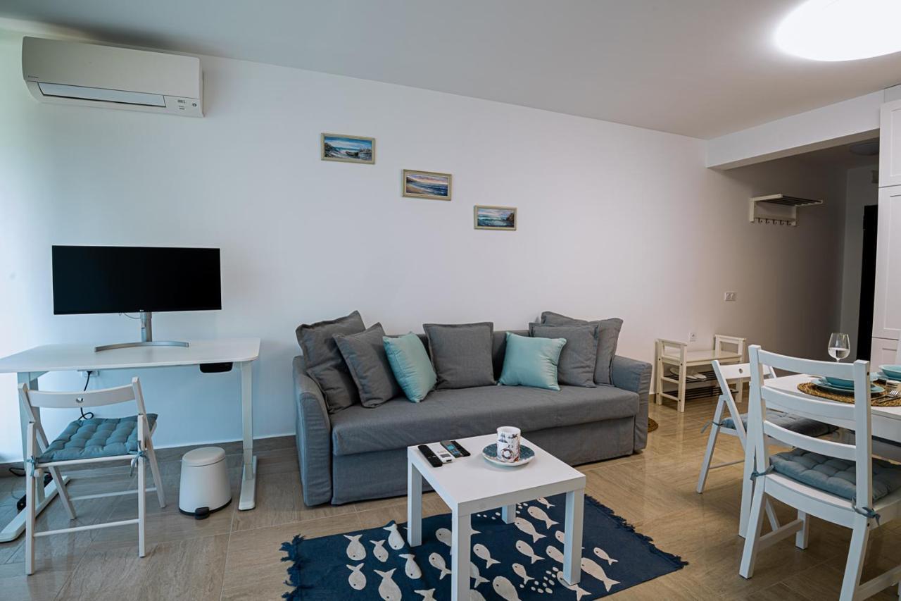 Stylish 1-Bd Apartment In St Constantine And Helena By Flat Mаnager Saints Constantine and Helena Exterior foto
